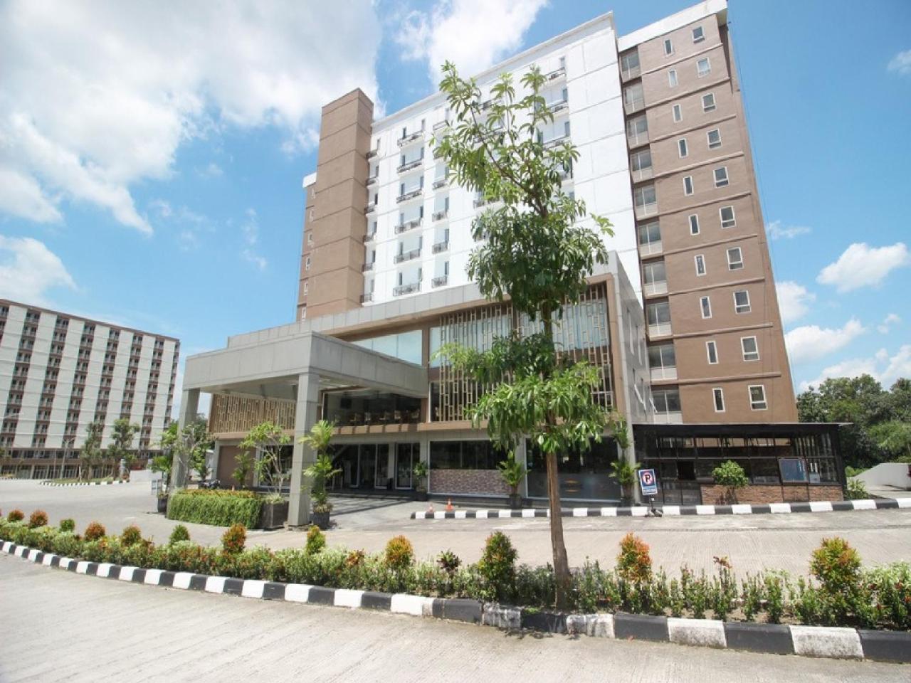Reddoorz Apartment @ Malioboro City Adisucipto Maguwo Exterior photo