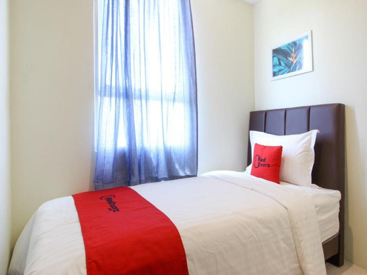 Reddoorz Apartment @ Malioboro City Adisucipto Maguwo Exterior photo
