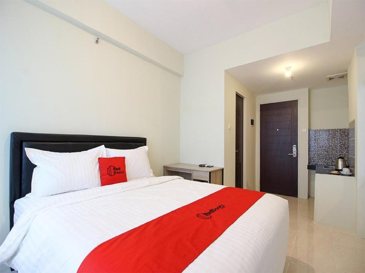 Reddoorz Apartment @ Malioboro City Adisucipto Maguwo Exterior photo